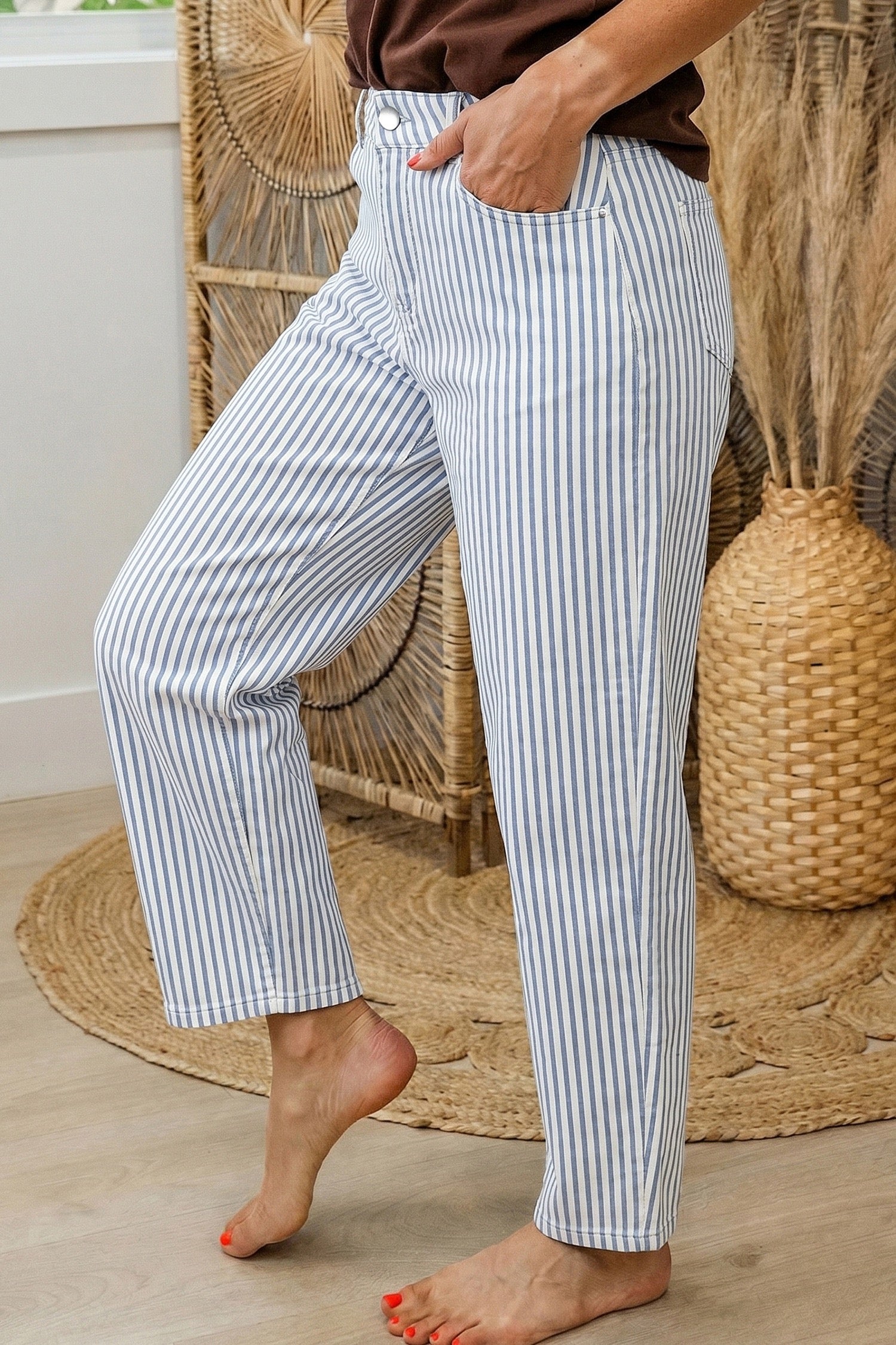 Get In Line Barrel Jean